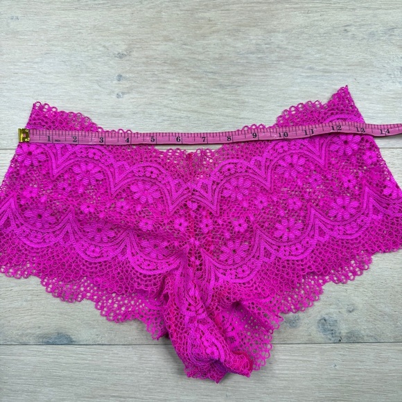 Victoria’s Secret Lace Women's Intimates in Vibrant Pink - Picture 2 of 3